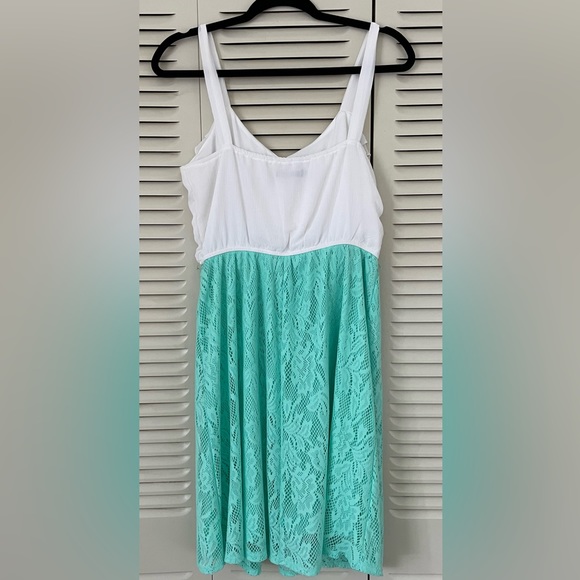 Maurice’s White & Mint Dress - Picture 2 of 4